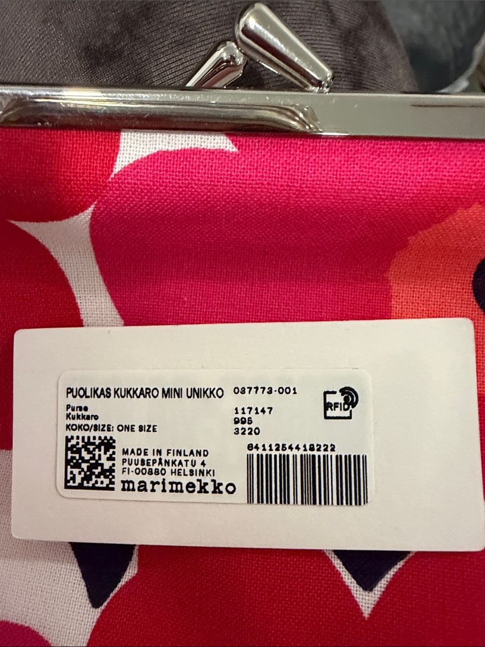 Marimekko Red Mini Unikko Pouch ‘Puolikas Kukkaro’ with Kiss Lock Closure NWT - Picture 6 of 9